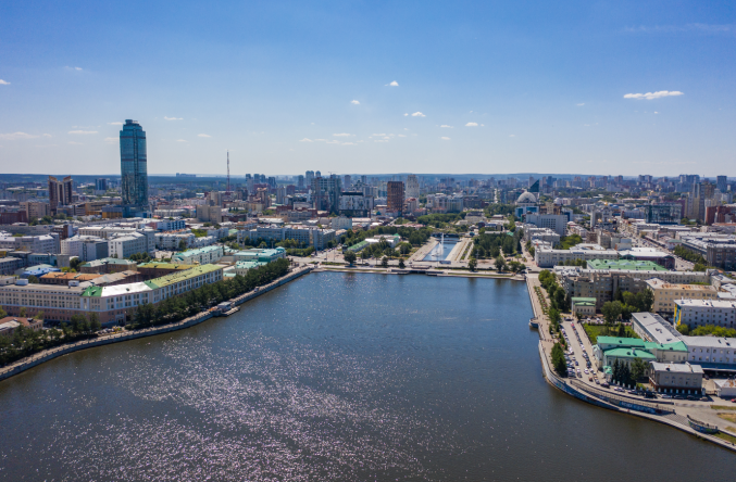 Екатеринбург в зеркале И(сети)